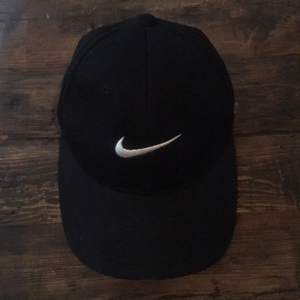 Nike golf hat! Discontinued!